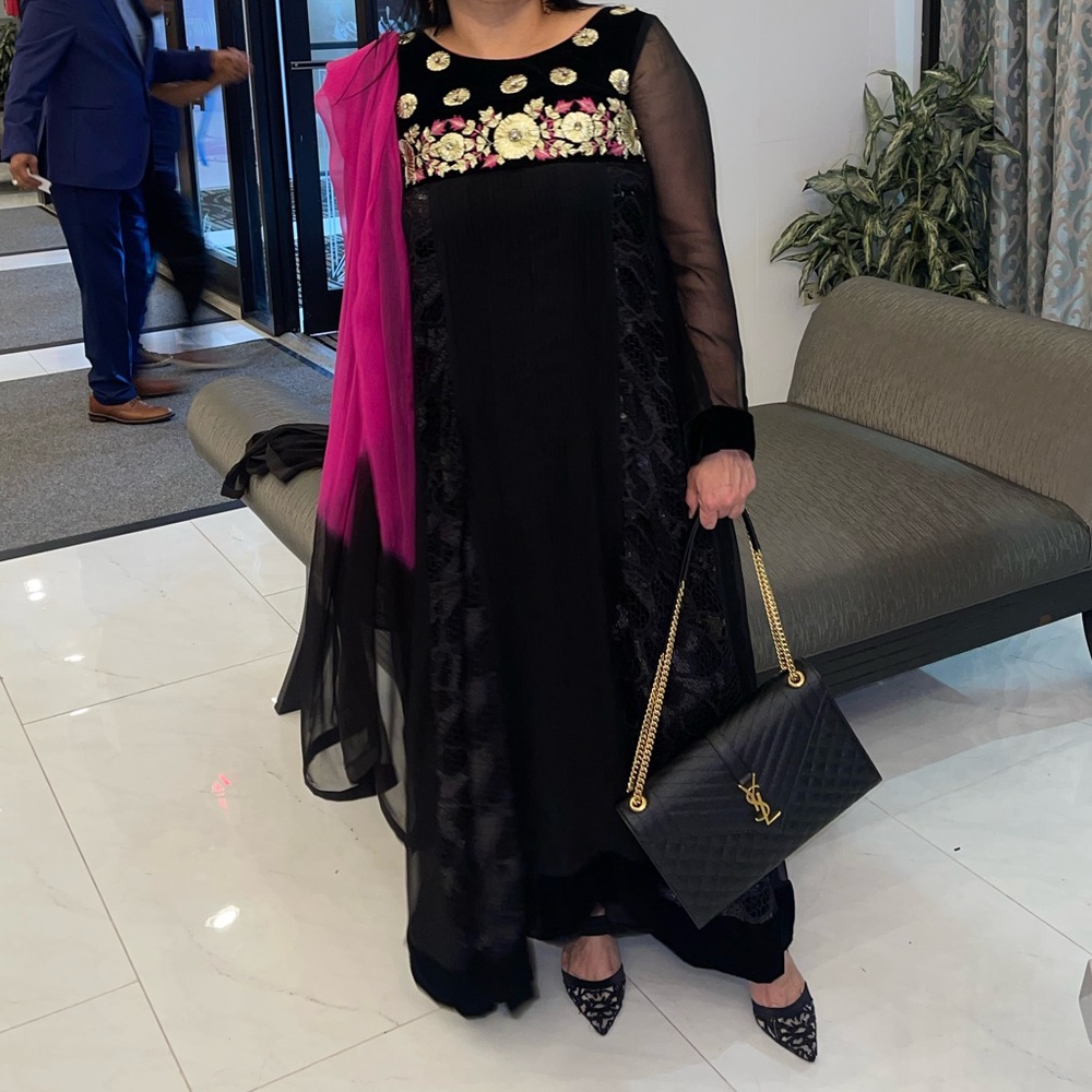 Zainab Mushtaq Black Pink Gold Pakistani Maxi Shalwar Kameez
